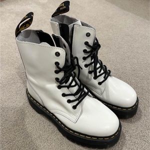 Dr. Marten Jadon NWOT